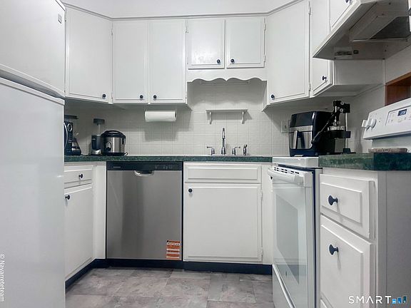 3rd image of 200 Woodmont Avenue #127