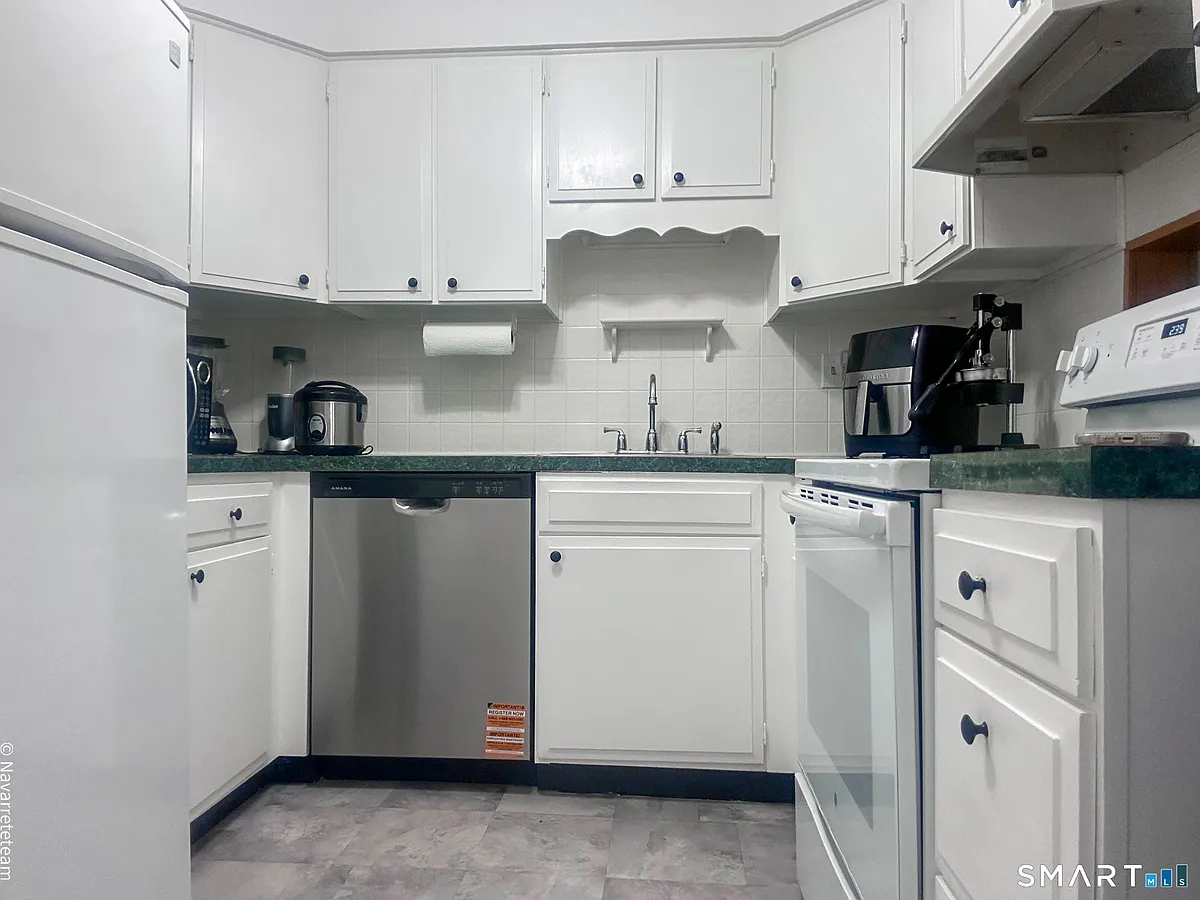 Building Photo - 200 Woodmont Ave #127