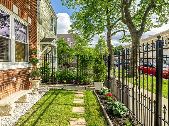 2nd image of 3033 N Monticello Ave #2