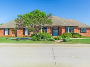 501 Country Club Dr, Edmond, OK 73025