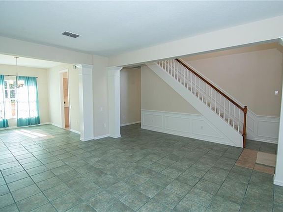 3rd image of 944 W Charing Cross Cir