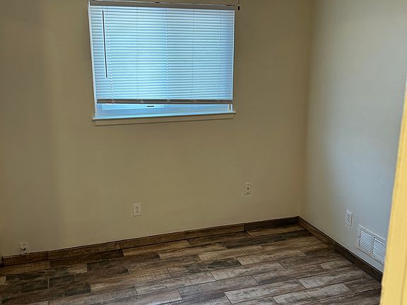5th image of 25201 Lehigh St