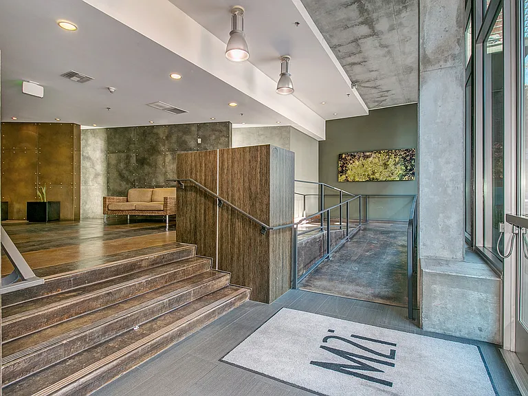527 10th Ave #410 — Photo 37