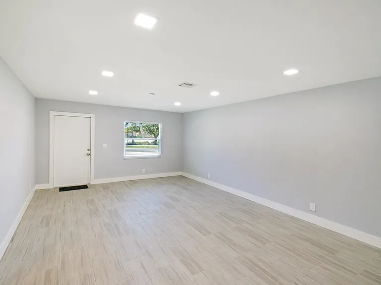 9128 Roan Ln — Photo 4