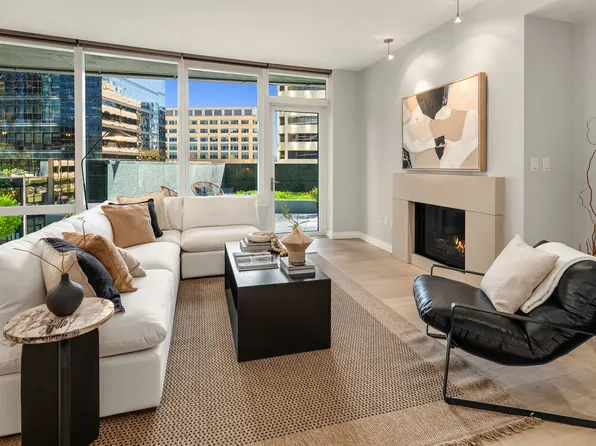 10700 NE 4th St, Bellevue, WA 98004