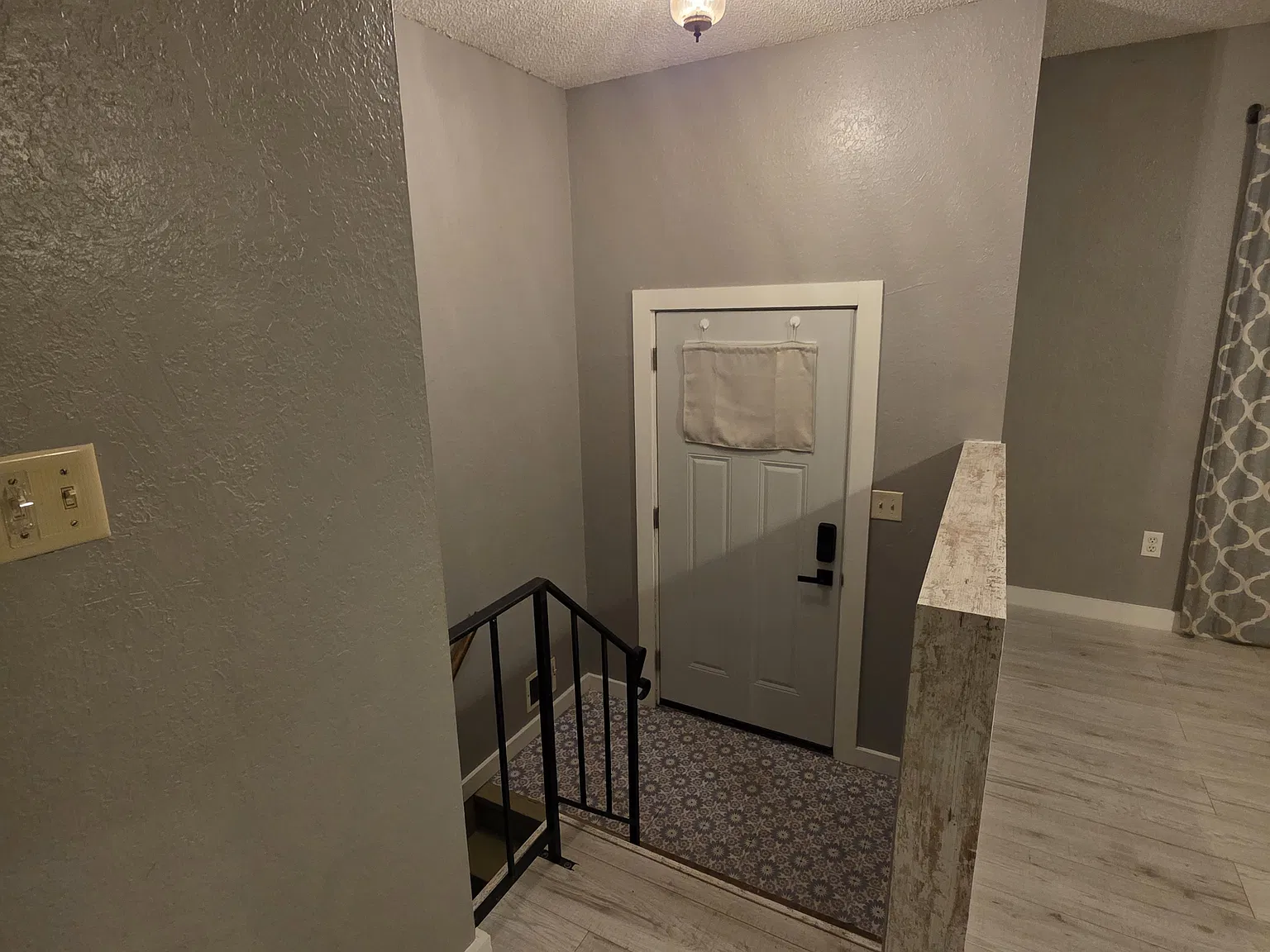 3 bed, 1200 sqft, $1,800 — Photo 2