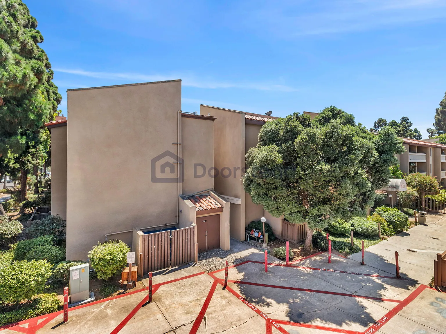 1 bed, 1.0 bath, 653 sqft, $2,600 — Photo 2