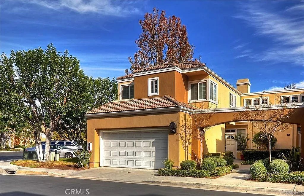 3 bed, 2.5 bath, 1362 sqft, $4,200 — Photo 1