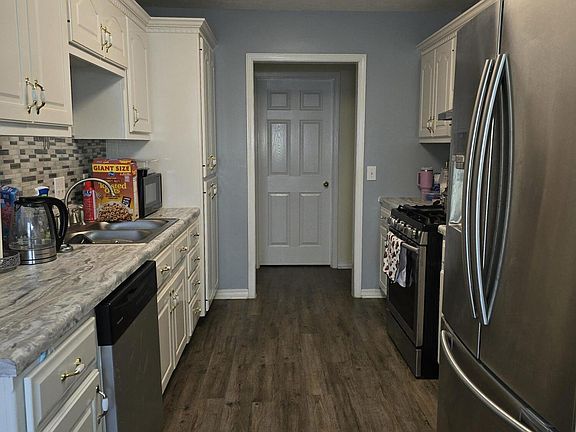 4th image of 60 1st Colony