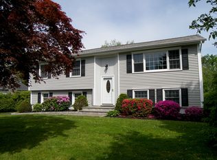 120 Dunwoodie Ct, Yorktown Heights, NY 10598
