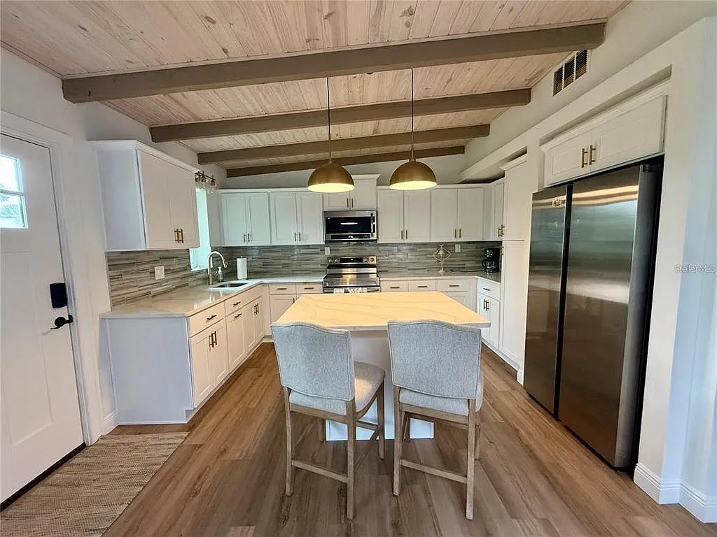 2 bed, 1.0 bath, 756 sqft, $2,600 — Photo 3