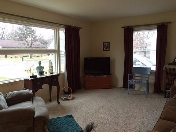 3rd image of 2216 Hoeschler Dr