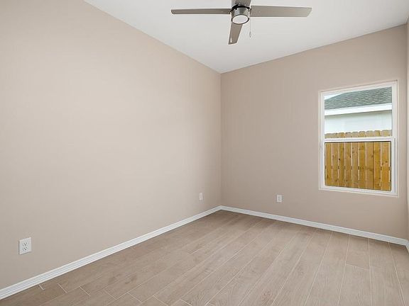 5th image of 3105 W Sandlewood St #3
