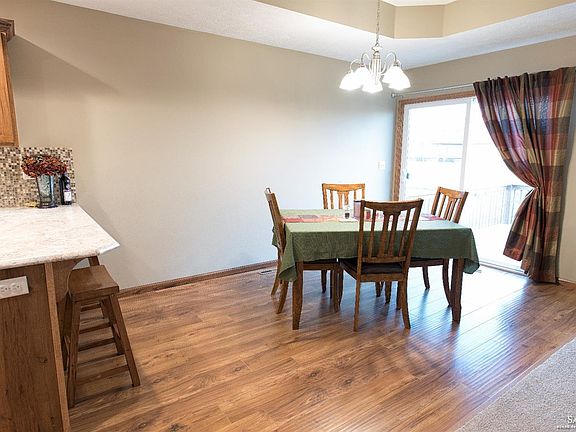 5th image of 713 Eileen Ln