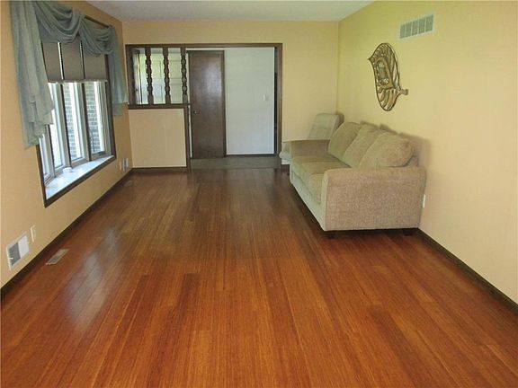 4th image of 900 NW 13th St