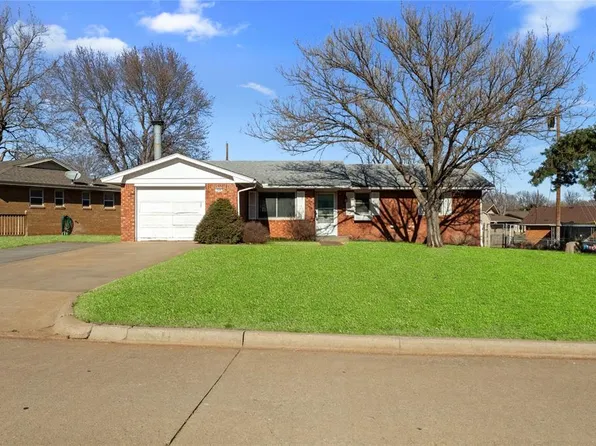 504 N 1st St, Weatherford, OK 73096