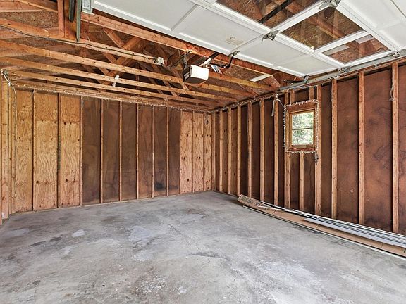 3rd image of 283 Center Grange Rd