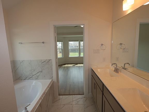 5th image of 8334 Blue Shell Ln
