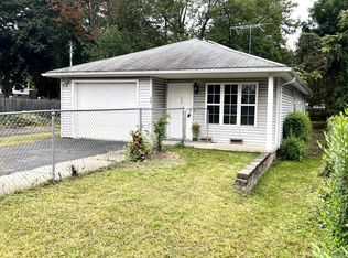 13 Valley Rd, Albany, NY 12205