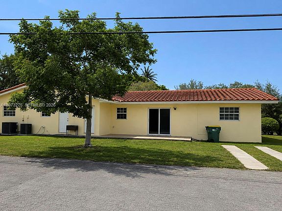 2nd image of 940 Benevento Ave #0