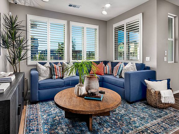 02_Row_Plan 4_Family Room