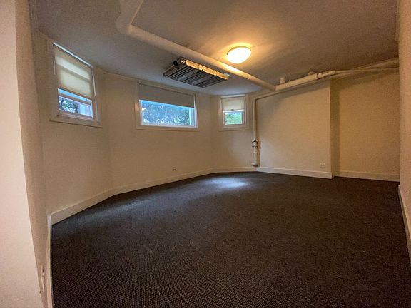 4th image of 7434 N Claremont Ave #G