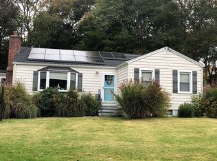 5 Perry Ave, Waterford, CT 06385