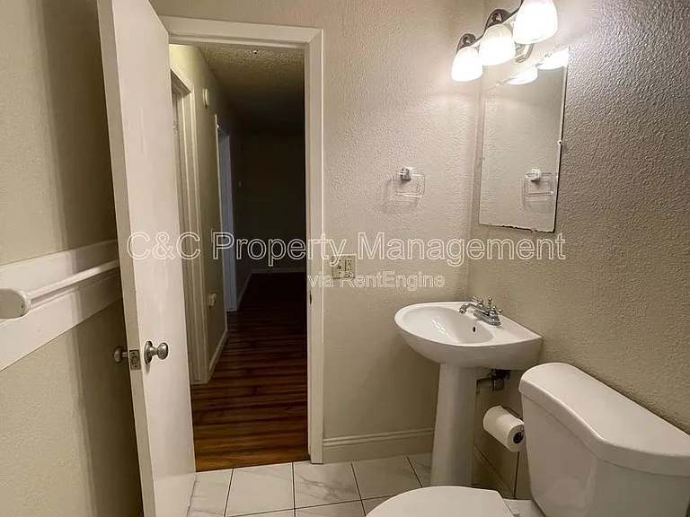 2001 David Ave #C — Photo 6