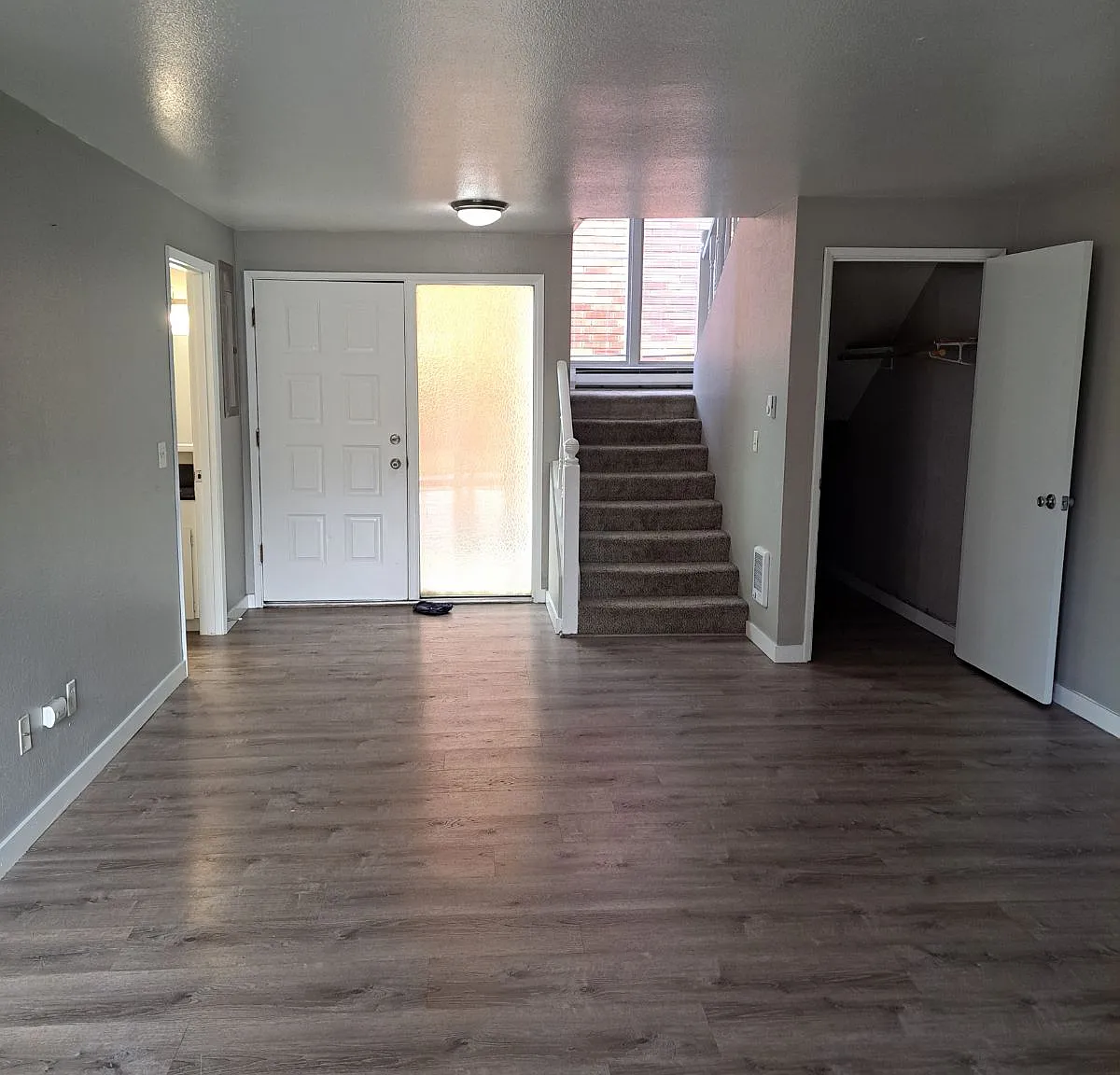 2 bed, 1.5 bath, 1372 sqft, $2,185 — Photo 1
