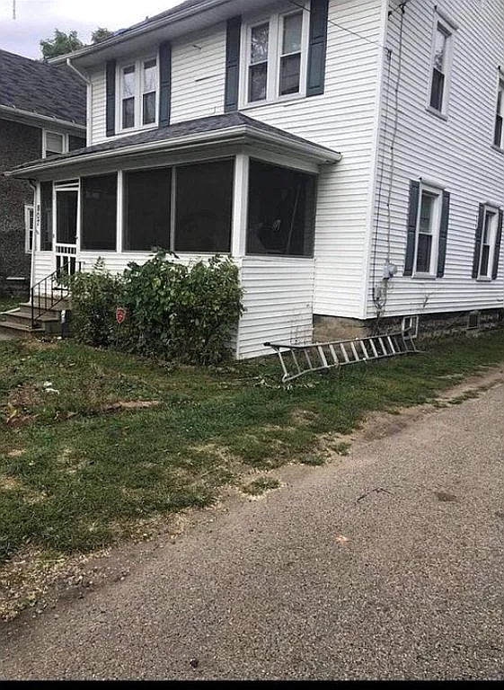 807 4th St photo 1