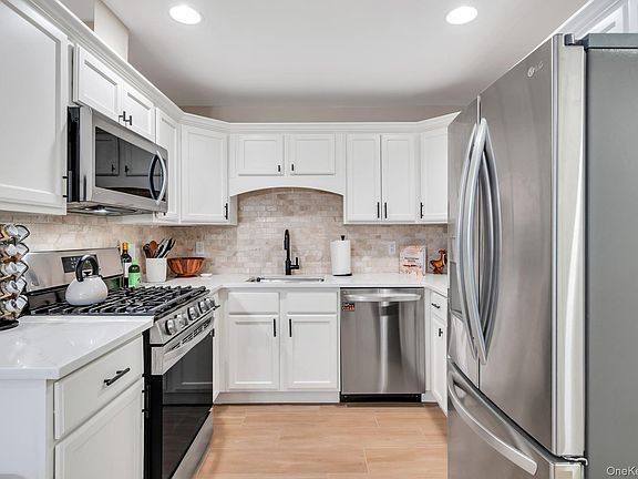 4th image of 147 Ashley Court