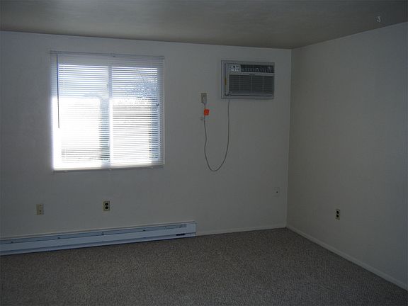 3rd image of E5 Kenray Dr #L4