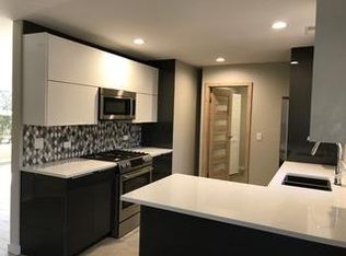 805 Blackhawk Ln, Riverwoods, IL 60015