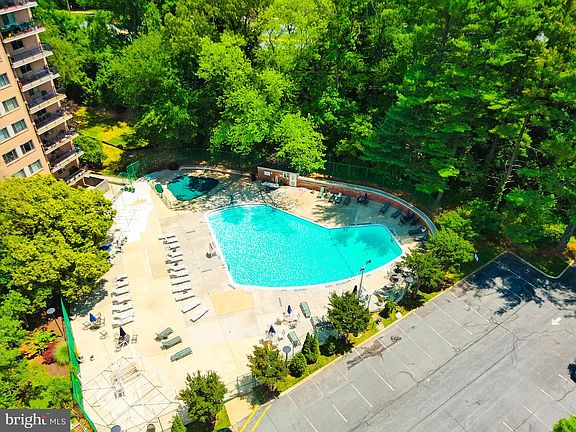 3rd image of 1900 Lyttonsville Rd APT 1209