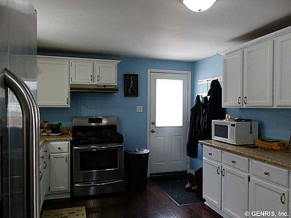 3rd image of 4466 Greenbriar Dr