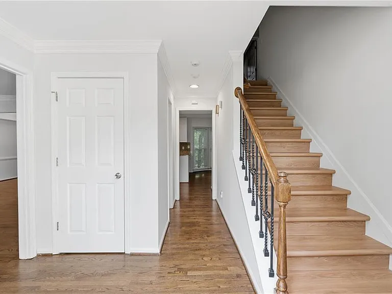620 Brook Landing Ct — Photo 3
