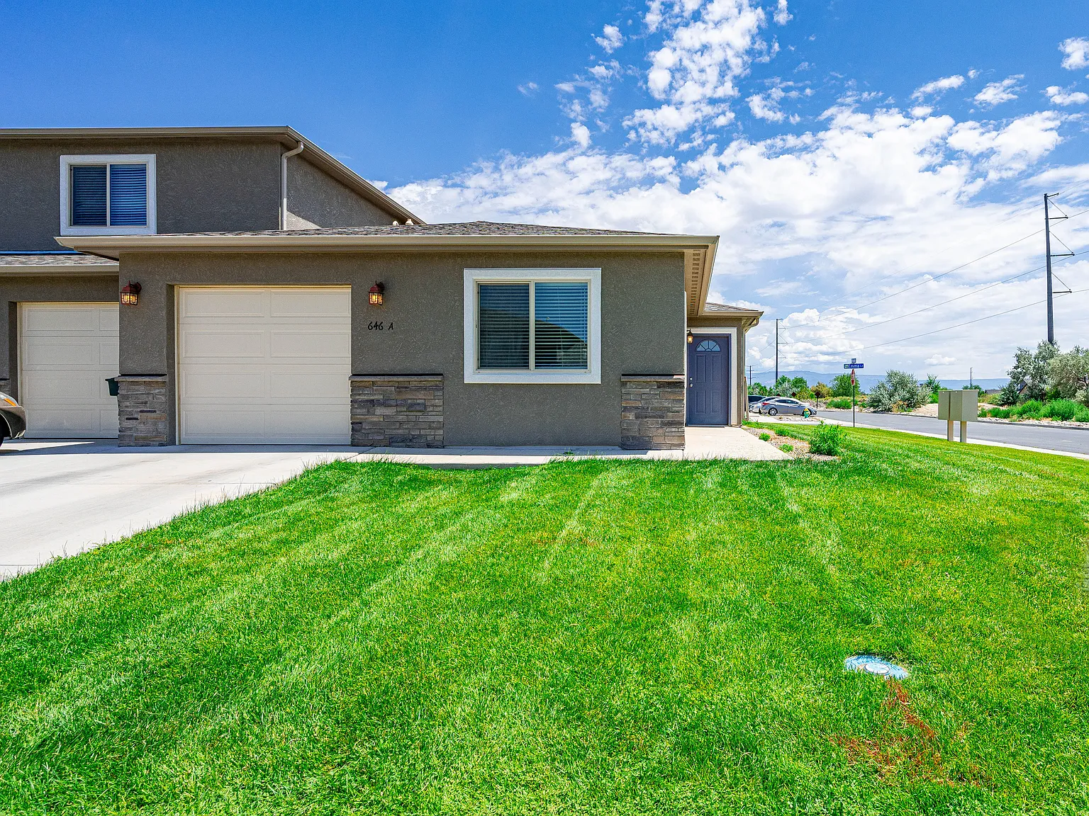 3 bed, 1087 sqft, $2,400 — Photo 1