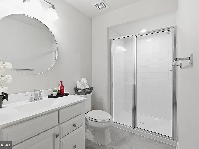 9202 Wood Creek Cir — Photo 42