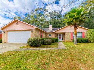 208 Myrtle Ct, Foley, AL 36535