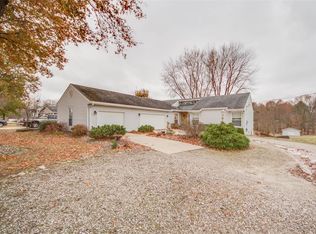 7255 Stutz Ln, Bethalto, IL 62010
