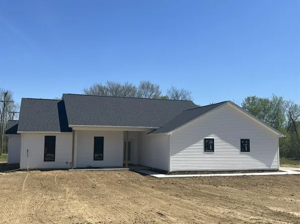 6580 Gleaner Hall Rd, North Branch, MI 48461