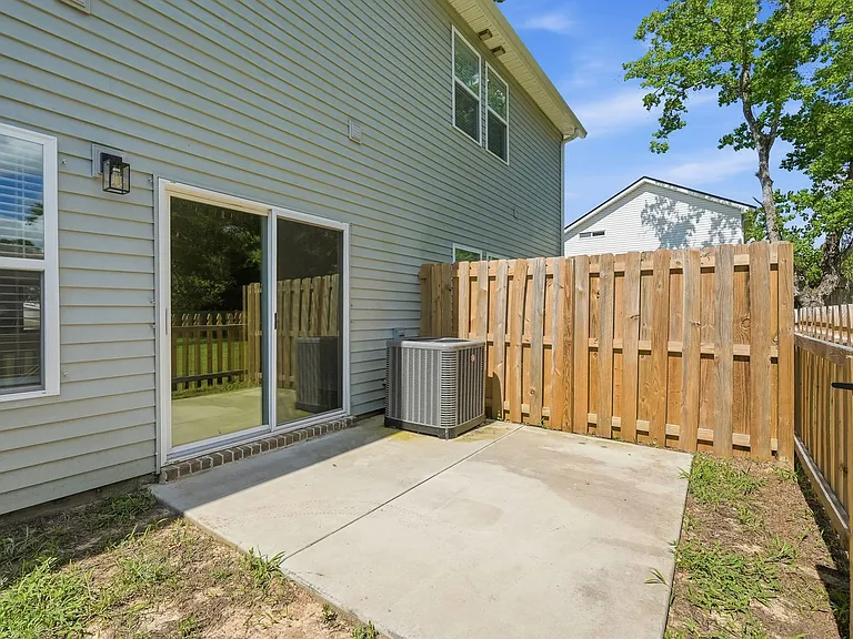 699 Woodlawn Ave NW — Photo 40