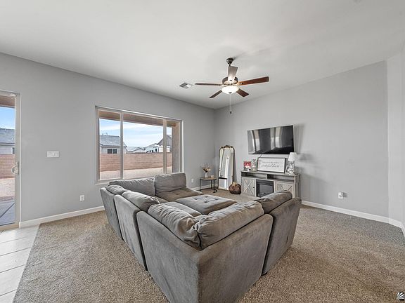 4th image of 10228 E 39th Way