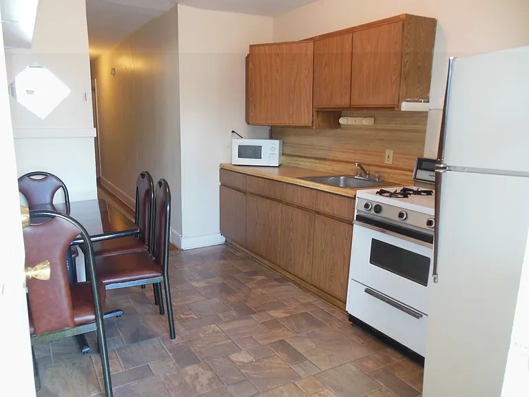 207 Main St #1 — Photo 7