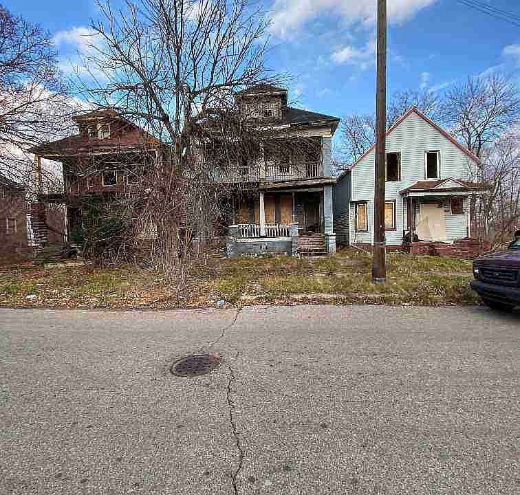 5838 Hazlett
