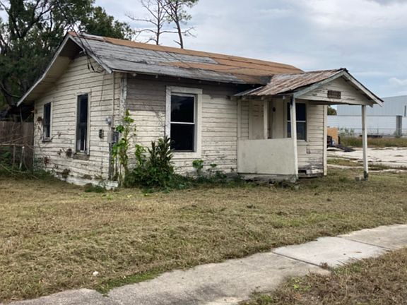 4th image of 557 Snively Ave