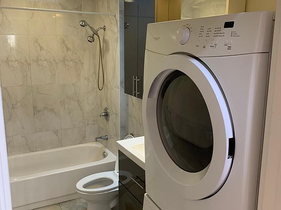 5th image of 115 Sanchez St APT B