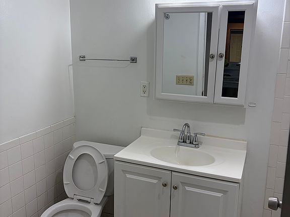 5th image of 2761 Euclid Heights Blvd #8