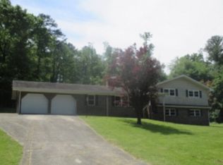 301 Meadowdale Dr, Dalton, GA 30721