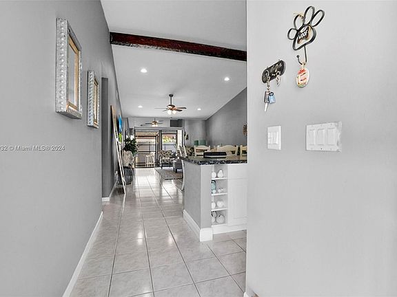 4th image of 5590 Biscayne Dr